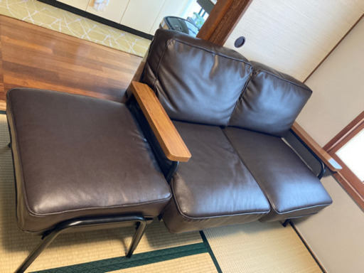 レザーソファー、オットマン付き（引取り方限定）