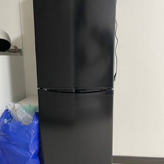 収納付きセミダブルベッド、冷蔵庫、洗濯機、コードレス掃除機