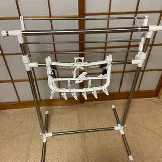 【値下げしました】室内干しの物干しとピンチハンガー