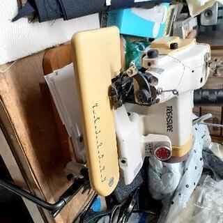 ミシン   紳士服生地  糸などの画像