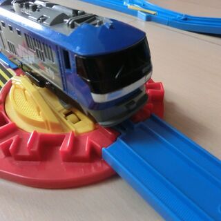 商談中⑱　Wループ、大鉄橋、トンネル、踏切、転車台、車両4編成付　プラレールの画像