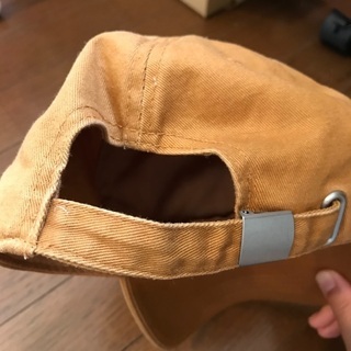 差し上げます。キャップ帽　黄土色　レディース　サイズ調整可の画像