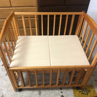 ベビーベッドの画像