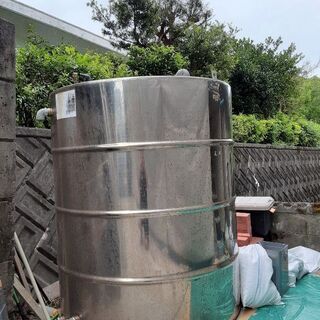貯水タンク　水タンク