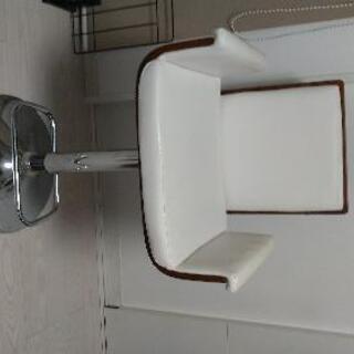 ダイニングチェア 無料 ２脚 イスの画像