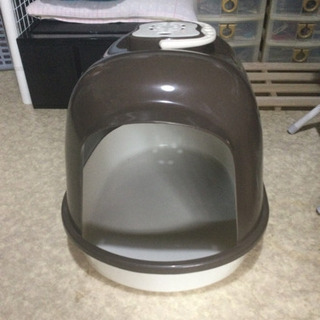 猫のトイレ　未使用品2個と数回使用1個の画像