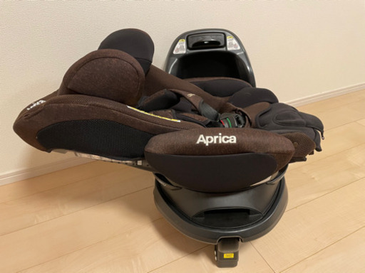 新生児から可能　アップリカ　チャイルドシート　フラディアグロウISOFIX
