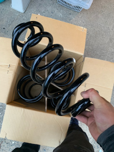新品、未使用品アルファード　ローダウンスプリング