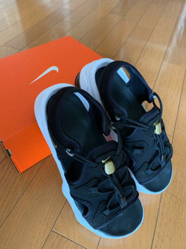 NIKE ナイキ　エアマックスココ　サンダル