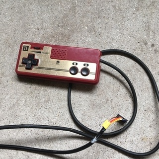 ファミコン、本体の画像