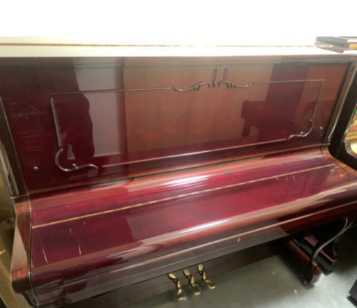 【マホガニー木目/艶出ピアノ】豪華な猫脚アップライトピアノ