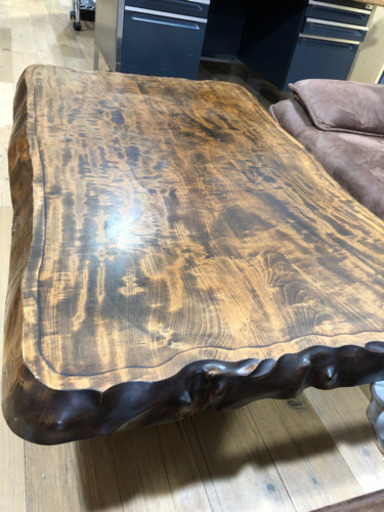 オシャレ‼︎   大迫力　一枚板　座卓　ローテーブル　団欒　お買得‼︎   現品限り
