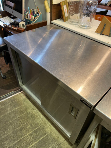 カフェ改装処分の店舗厨房ステンレス調理台(扉付き収納庫)