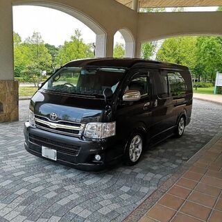 走行少い☆２００系ハイエース　ミドル　スーパーＧＬ　３型　黒☆8...
