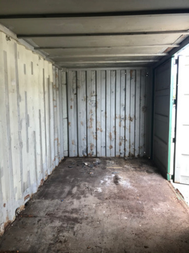 横開き　中古20ft コンテナ　現状