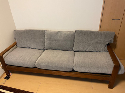 ソファ　3人用　定価15万円　木製家具メーカーISSEIKI『一生紀』　天然木