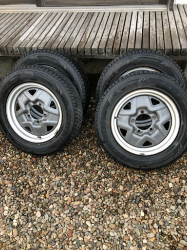 ジムニーJA11 スタッドレスタイヤ 4本セット　175/80R16