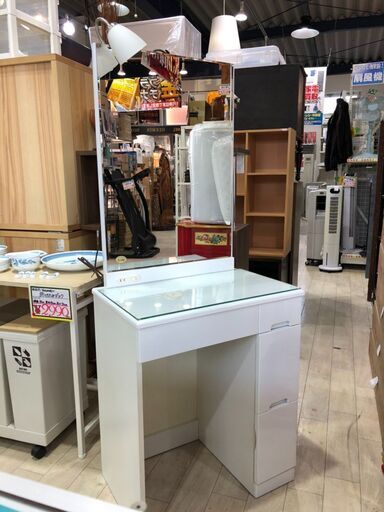 中古品　ドレッサー　ライト付き
