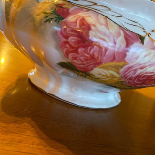 素敵でゴージャスな天使と薔薇の器🌹👼🏻の画像