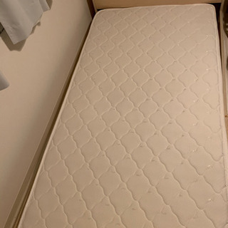 お値下げ❗️【1000円→800円】シングルベッドお譲りします