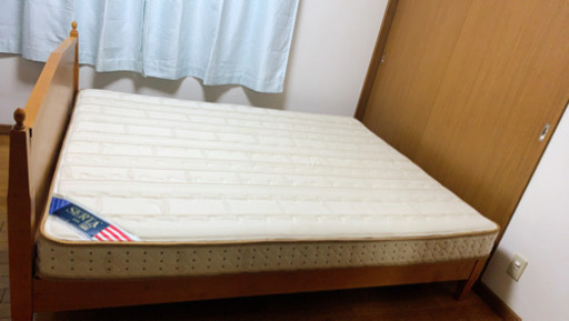 サータ　クイーンサイズベッド