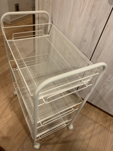 売り切れ❌お取引先決まりました　ホワイト　キャリー