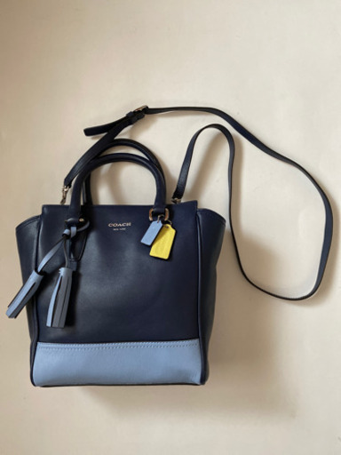 新品未使用コーチ　タッセル付きショルダートートバック