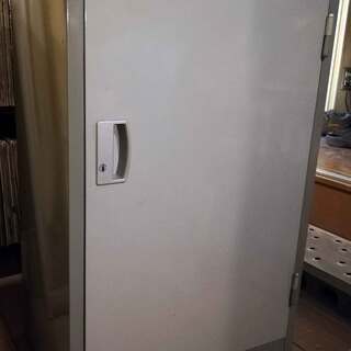 ◆金庫 鍵付き ロッカー 88×52×38 鍵有り 2重ロック/オフィス 保管 キャビネット セキュリティー 盗難防止 店舗 事務所/日本スチール家具社製の画像