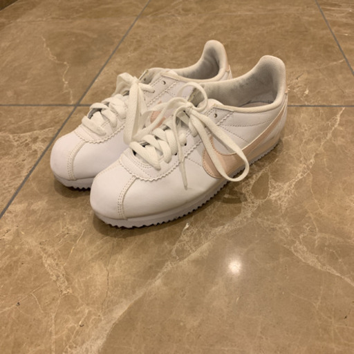 美品✨配送可✨ナイキ　スニーカー　レディース　22.5センチ　NIKE 白　ピンク
