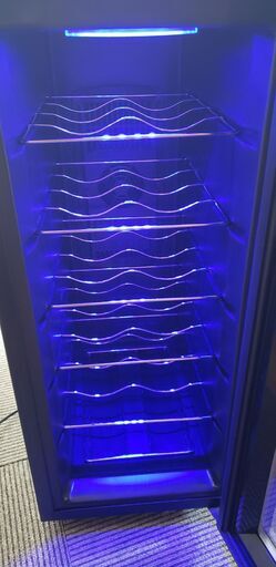 値下げしました！ワインセラー　12本収納