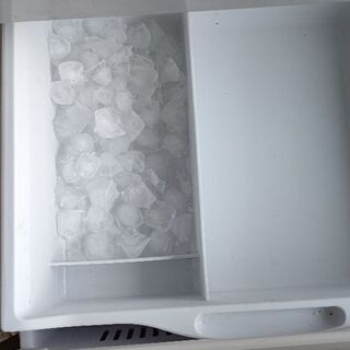 3ドア冷蔵庫 真空チルド、自動製氷 HITACHI R-S300DMV(HM)