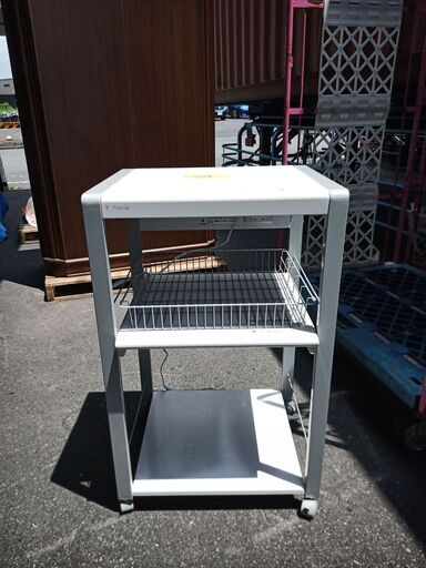 【配送可能】☆キッチン家具　食器置き　レンジ台　コンセント付き☆