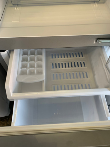 極美品　AQUA　アクア　冷凍冷蔵庫　AQR-13H(S)　2018年製　126L　冷凍46L　冷蔵80L　シルバー　単身用サイズ　