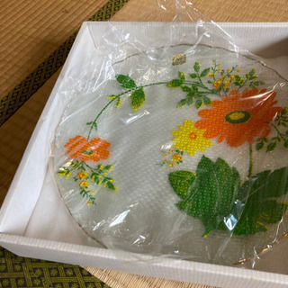 レトロなフルーツ皿の画像