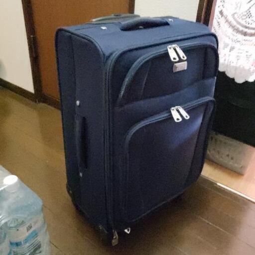 新品　キャリーケース
