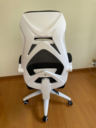 オフィスチェアーオットマン付き（新品同様）