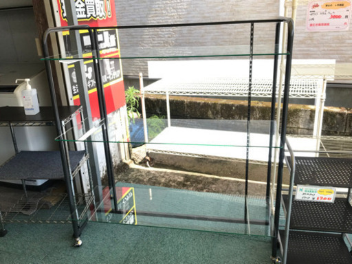 【リサイクルサービス八光　田上店　配達・設置OK】ブラック　キャスター付きガラス製3段ラック