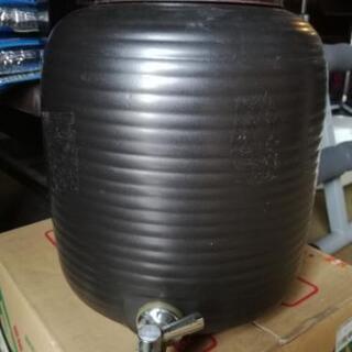 5.4㍑の陶器の焼酎入れです。