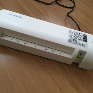 ラミネーター　パウチ　アイリスオーヤマ　ラミネートフィルム付き