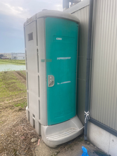 仮設トイレ