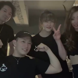 地元に親しまれるダイニングバーでの接客のお仕事の画像