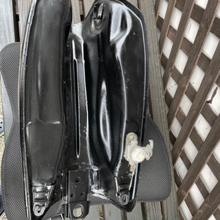 値下げ☆車種不明　燃料タンクの画像