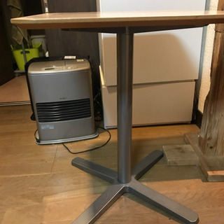 小型カフェテーブルの画像