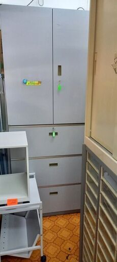 下３段引き出し・上両開き　保管庫