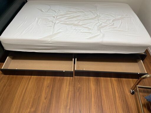 【美品】ヘッドボード（コンセント）付きセミダブルベッド（マットレス無し、ウッドブラック）　