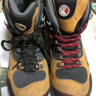 登山靴　ハイキングシューズ　