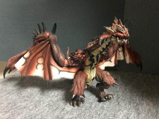 モンスターハンター　リオレウス　フィギュア　ハピネット