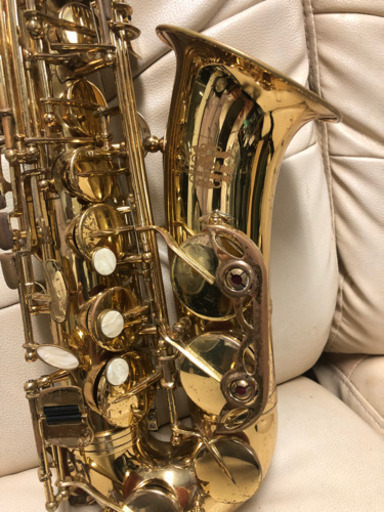 中古アルトサックスキズ多い