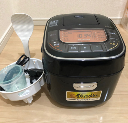 【未使用！】アイリスオーヤマ 炊飯器 3合  31銘柄炊き分け機能  RC-MC30-B