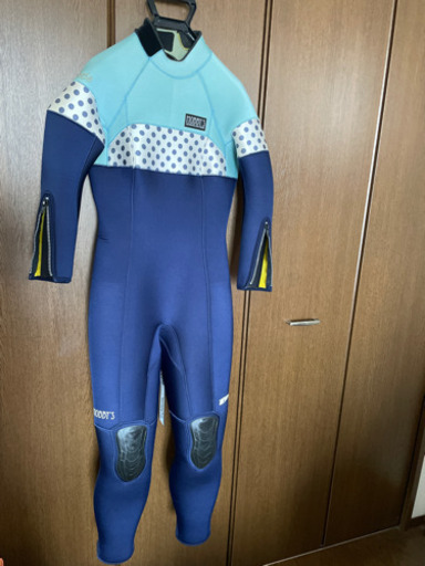 ウエットスーツ